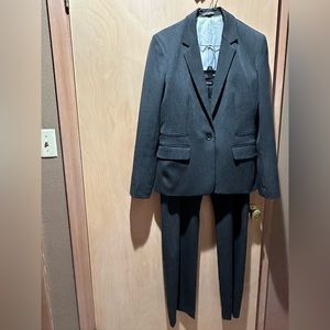 Express Suit, Size 12, Charcoal